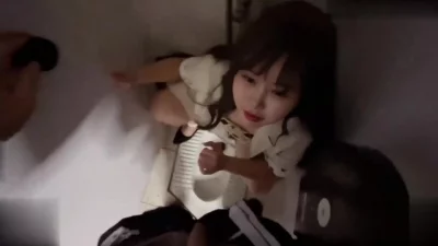 公司卫生间 强上了  新来的前台大姐  哈哈哈